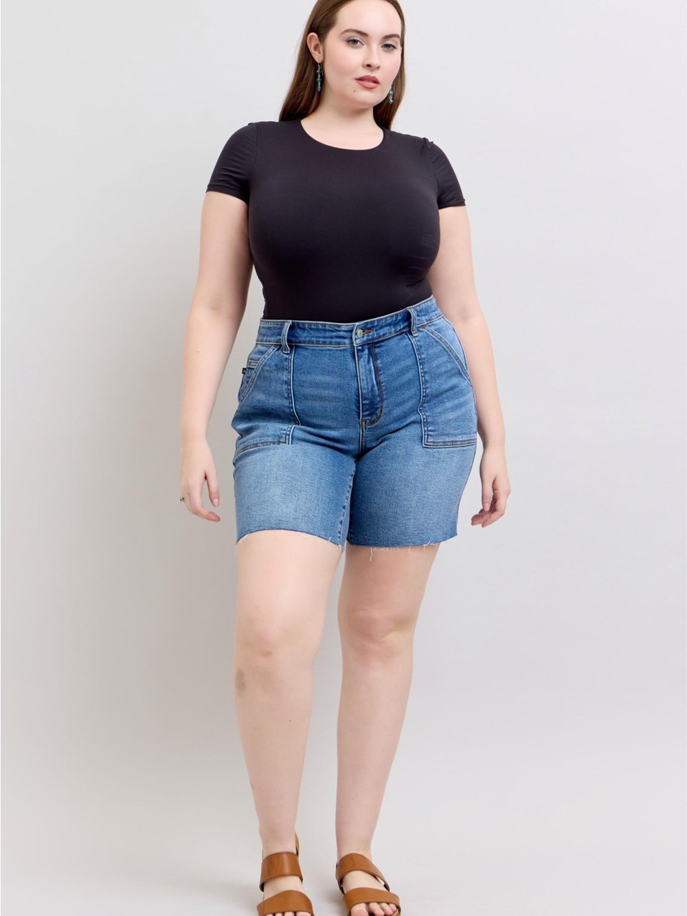 Judy Blue Mid Rise Bermudas w/ Back Flap Pockets